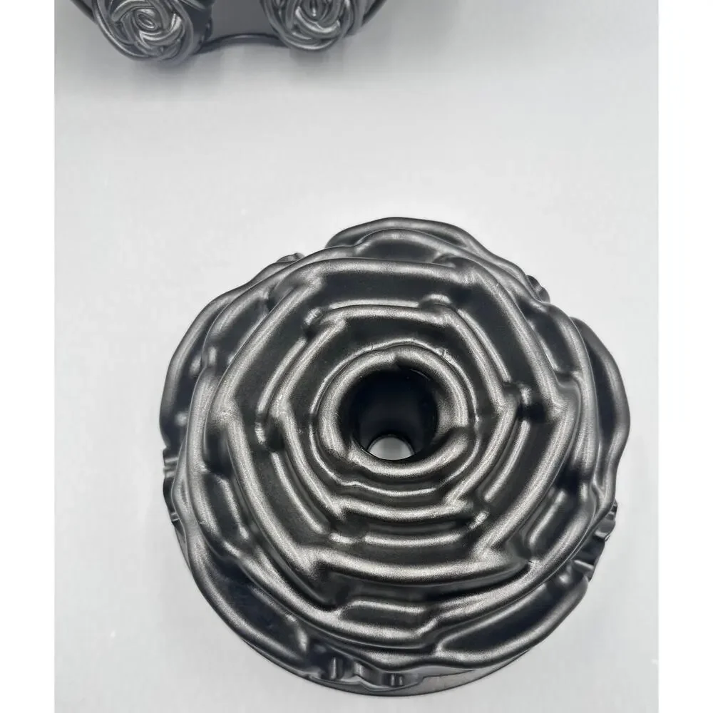 Nordic Ware Platinum Sweetheart Rose Bundt Cake Pans Cast Aluminum Non Stick Set